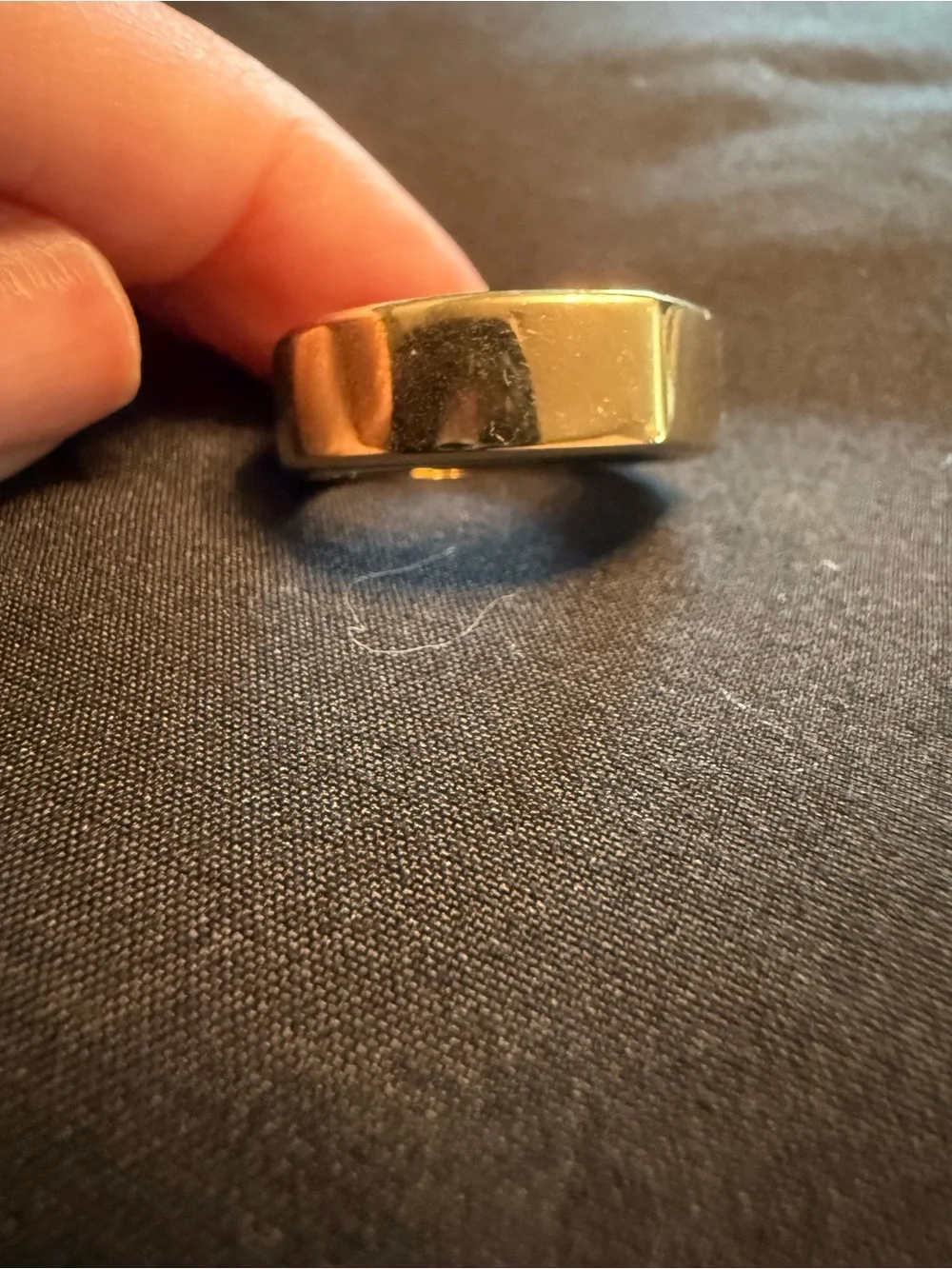 Oura Smart Ring in Metallic Gold